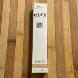 It Cosmetics Bye Bye Foundation - Medium